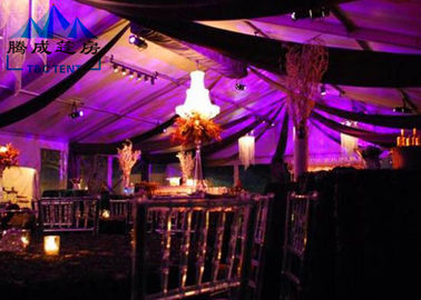 サンドイッチ パネルおよび壁のカーテンが付いている玄関ひさしの望楼の結婚式のでき事のテント