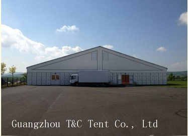 商品の貯蔵のための外の大きい倉庫のテントの利用できる内部スペース