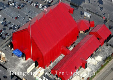 サンドイッチ パネルの壁が付いている赤い色の結婚式のでき事のテントの軽いフレームの鉄骨構造