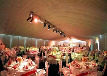 アルミ合金1000の人はライトが付いている屋根の結婚式のでき事のテントを取り除きます